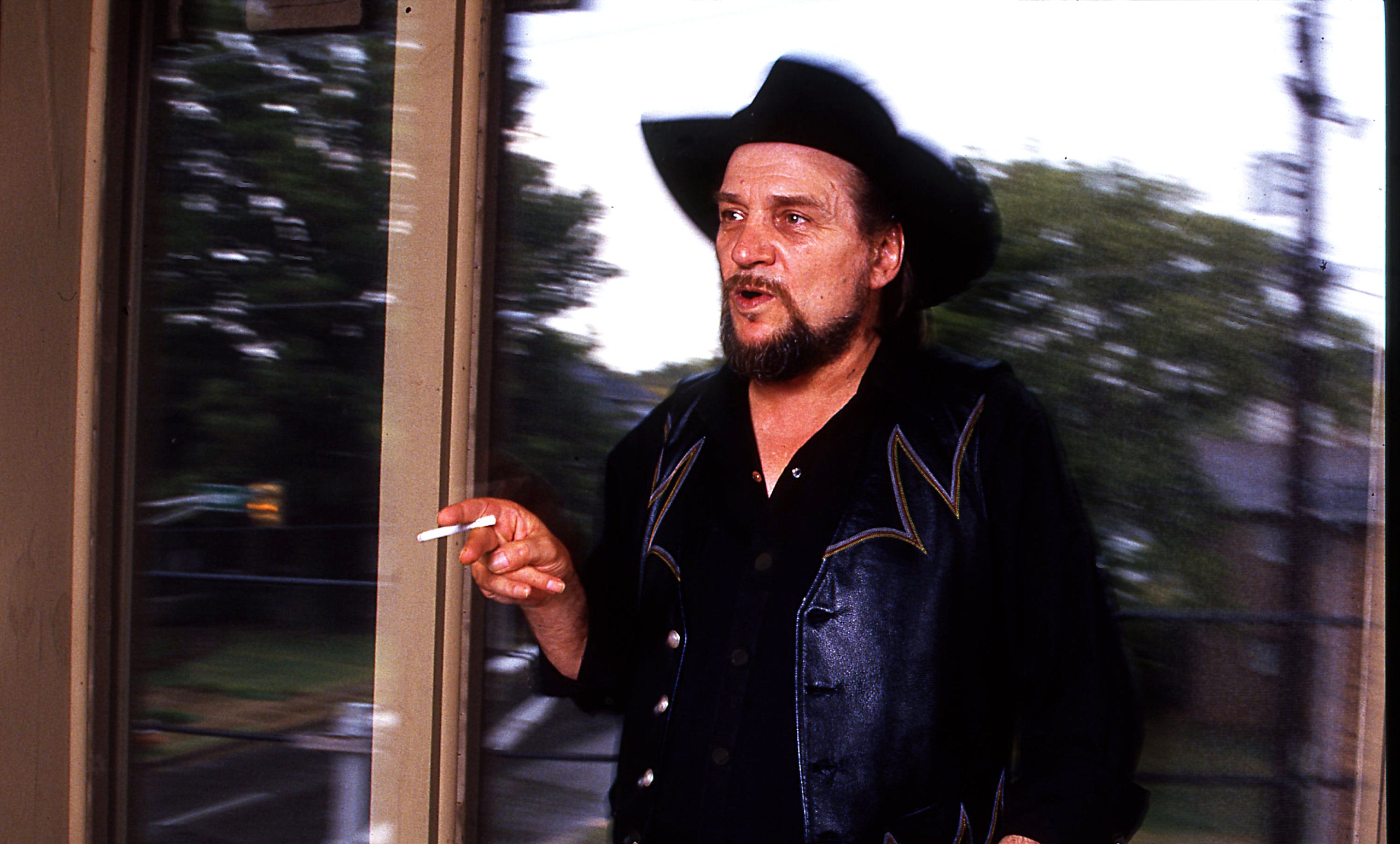 The Death of Waylon Jennings — The End of an Outlaw, the Legacy of a Legend  - Oldies But Goodies - tung
